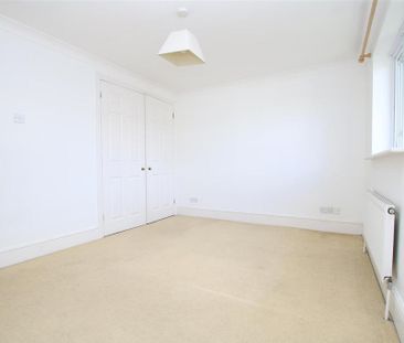 4 bedroom detached house to rent - Photo 6