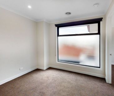 28 Thornton St, Bentleigh East VIC 3165 - Townhouse For Rent | Domain - Photo 1