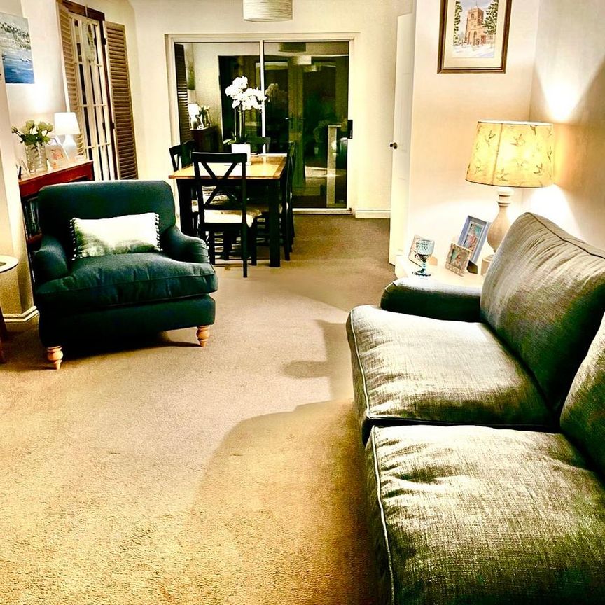 3 bedroom semi-detached house to rent - Photo 1