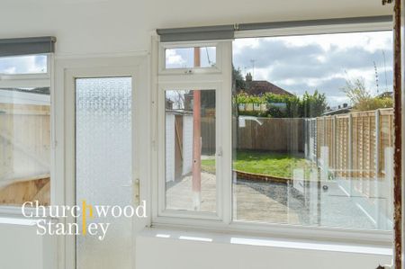 3 bedroom semi-detached house to rent - Photo 2