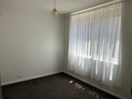LOW MAINTENANCE LIVING IN A SOUGHT-AFTER CLIFTON HILL LOCATION - Photo 3