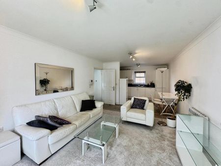 2 bedroom flat to rent - Photo 2