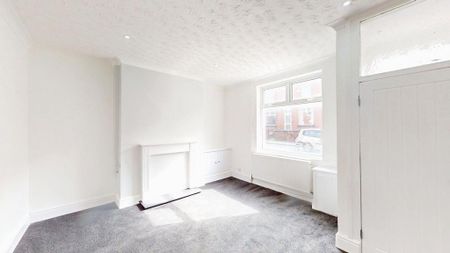 2 bedroom end of terrace house to rent - Photo 3