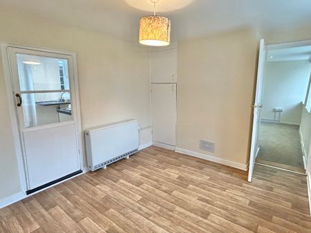 3 bedroom Delightful Three Bedroom Cottage to rent - Photo 2