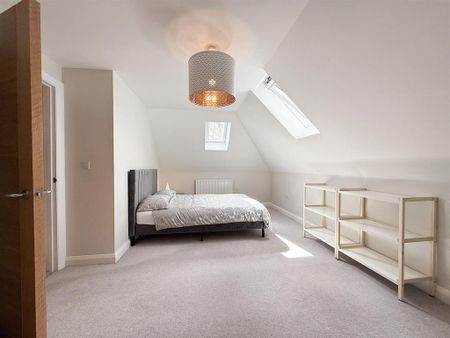 6 bedroom detached house to rent - Photo 4