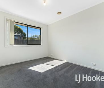 Lovely Three Bedroom Home - Photo 1