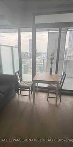 Yonge/Richmond Street-Stylish 1Bdrm+Den 1Bath 1Locker. - Photo 3