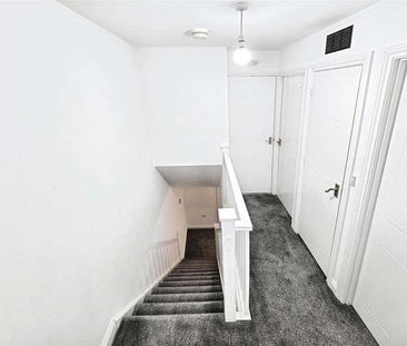 Aintree Drive, Rushden, NN10 - Photo 4