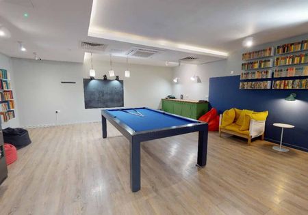 Gold 2 Bed Apartment - Photo 5