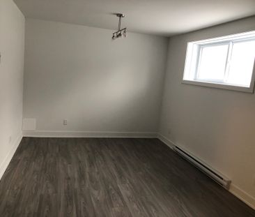 3 1/2 à Louer Dans Un Duplex - Photo 1