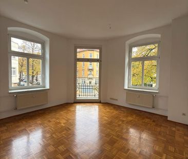 Renov. 160qm 4-Zi-Wohn. mit EBK & 2 Balkonen im charmanten Altbau - Photo 1