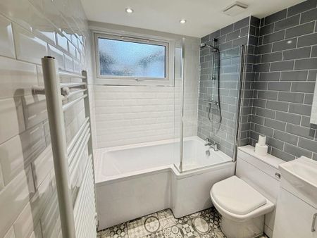 2 bedroom apartment to rent - Photo 5