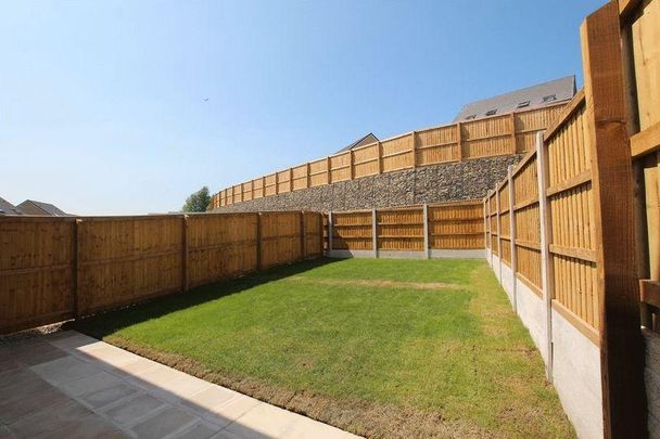 2 bedroom mews to rent - Photo 1