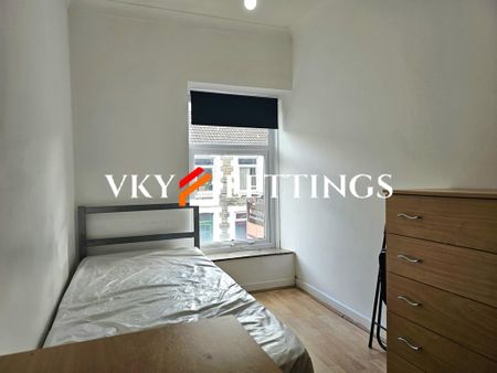 4 bedroom terraced house to rent - Photo 2