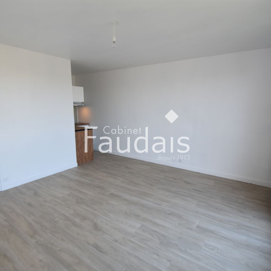 Location Appartement 1 pièce 26m² ST LO 50000 - Photo 1