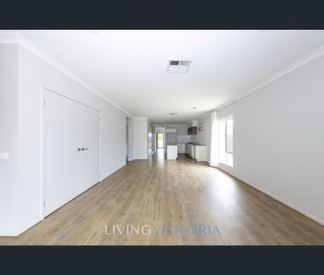 10 Stevenage Drive, Strathtulloh, Vic 3338 - Photo 3