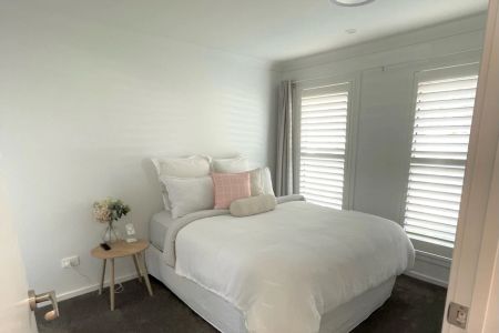 Near new Hamptons style Villa - Photo 4