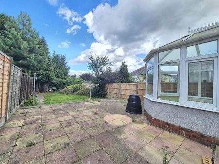 Olive Drive, Halesowen, West Midlands, B62 - Photo 5