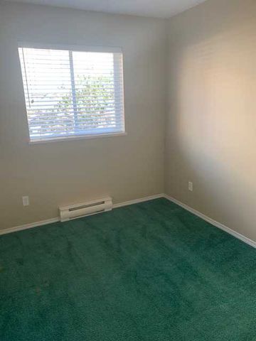 Walking Distance to Merecroft Village/Strathcona Gardens (Campbell River) - Photo 4