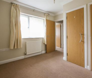 3 bedroom end of terrace house to rent - Photo 5