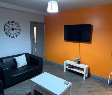 5 bedroom terraced house to rent - Photo 3