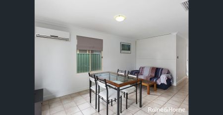 SPACIOUS HOME READY FOR YOU TO MOVE IN AND ENJOY!! - Photo 3