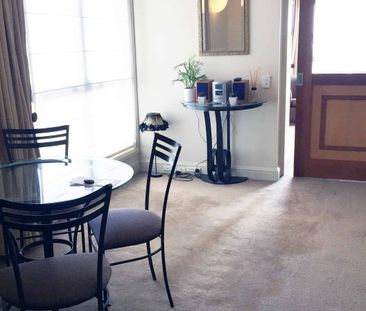 Spacious Bedroom in CBD - Photo 1