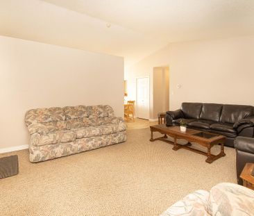 Rent-A-Room in this Roomy 8 Bed Home! Based On Single Occupancy. - Photo 2