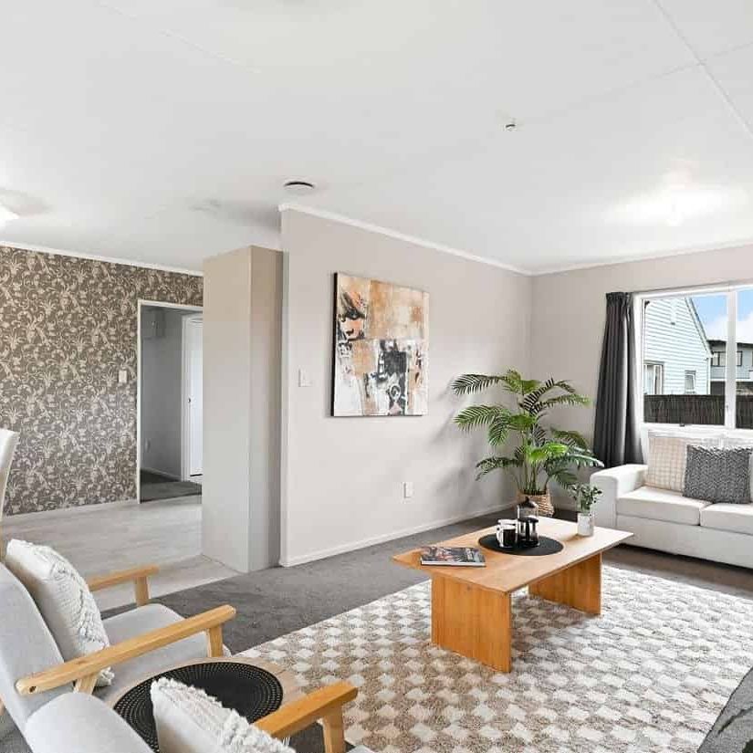 When location counts!! Enjoy a great family home! - Photo 1