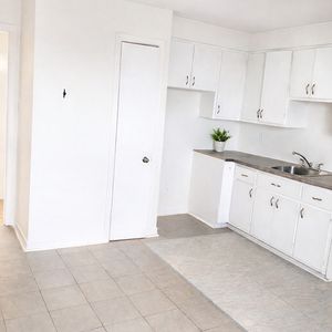 4 ½ LIBRE MAINTENANT - Photo 2