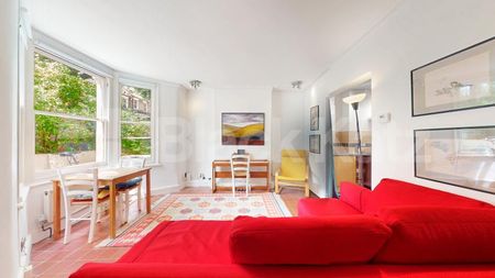 Stunning Apartment With Private Patio - Photo 3