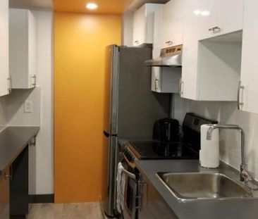 GHETTO MCGILL- 3 ½ RÉNOVÉ & MEUBLÉ – 1 CHAMBRE FERMÉE - Photo 1