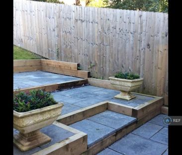 3 bedroom semi-detached house to rent - Photo 4