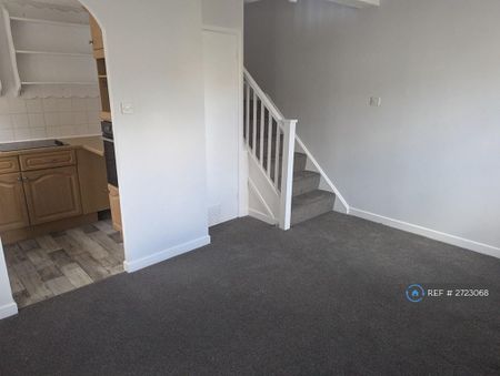 1 bedroom semi-detached house to rent - Photo 4