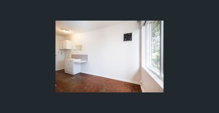 Studio Apartment with New Split System – Comfort and Convenience! - Photo 2