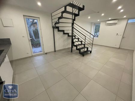 Location Appartement 4 pièces 72m² LES PENNES MIRABEAU 13170 - Photo 2