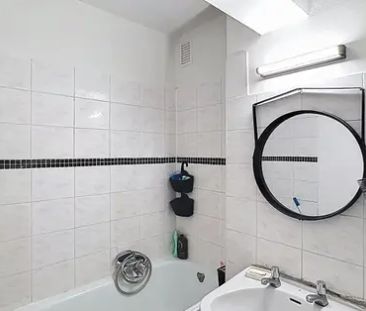 appartement met twee slaapkamers en terras - Photo 5