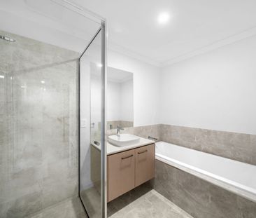 Stylish New Home - Photo 3