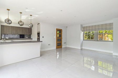 3 bedroom end of terrace house to rent - Photo 3