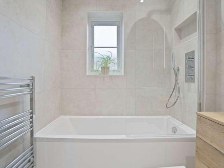 Wycombe Road, Prestwood, HP16 - Photo 2