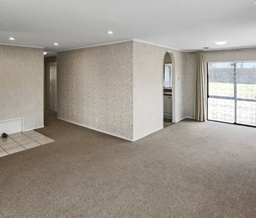 GOLFLANDS - 4 Bedroom & 2 Bathroom Family Home - Photo 4