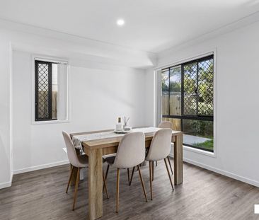 Luxury 3 bed townhouse, convenient to everything - Photo 3