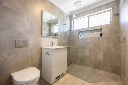 Modern Comfort: 3BR Oasis with Stylish Features - Photo 4