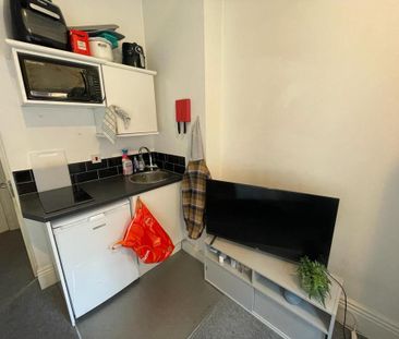 Studio to rent - Photo 5