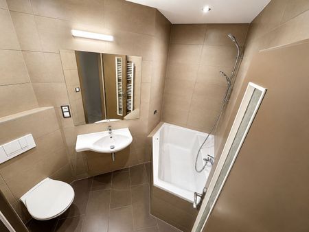 Pronájem bytu 3+kk 68 m² - Photo 2