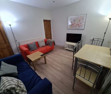 4 Bed - 11 Carberry Place, Hyde Park, Leeds - LS6 1QJ - Student - Photo 1