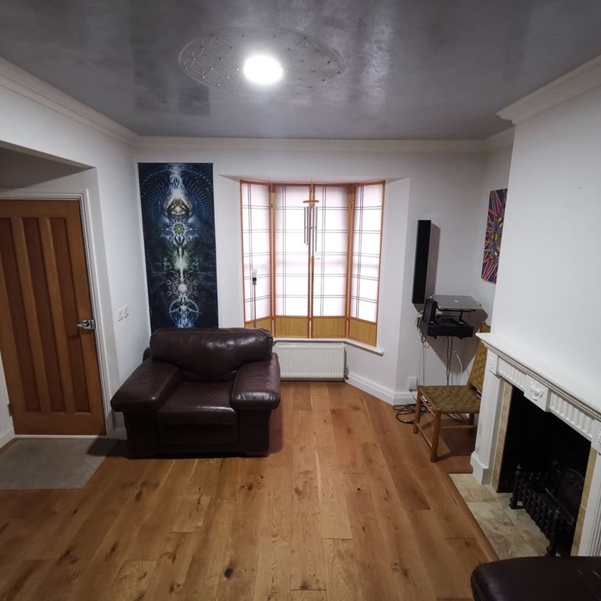 3 Bed Terraced House, Oban Street, E14 - Photo 1