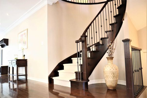 For Lease - 9 Eber Street, Richmond Hill, Ontario - Photo 1