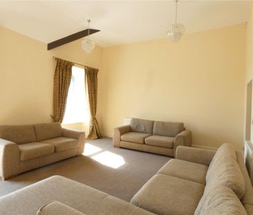 3 bedroom apartment to rent - Photo 2