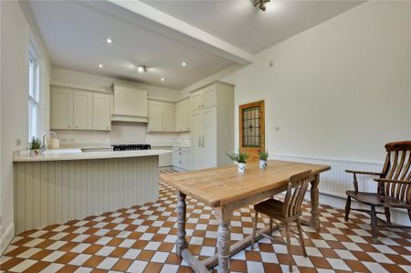 5 bedroom detached house to rent - Photo 5